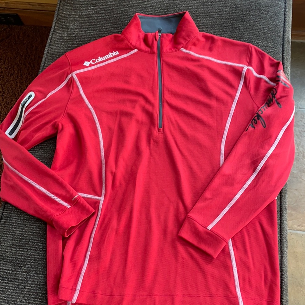 Men’s columbia Medium long sleeve pullover with “JM Smucker” on the sleeve.